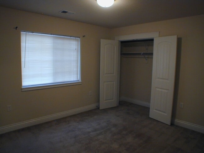 Building Photo - 110 Montalto Dr