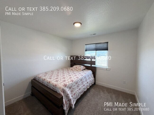 Building Photo - 3621 Sparrow Ln