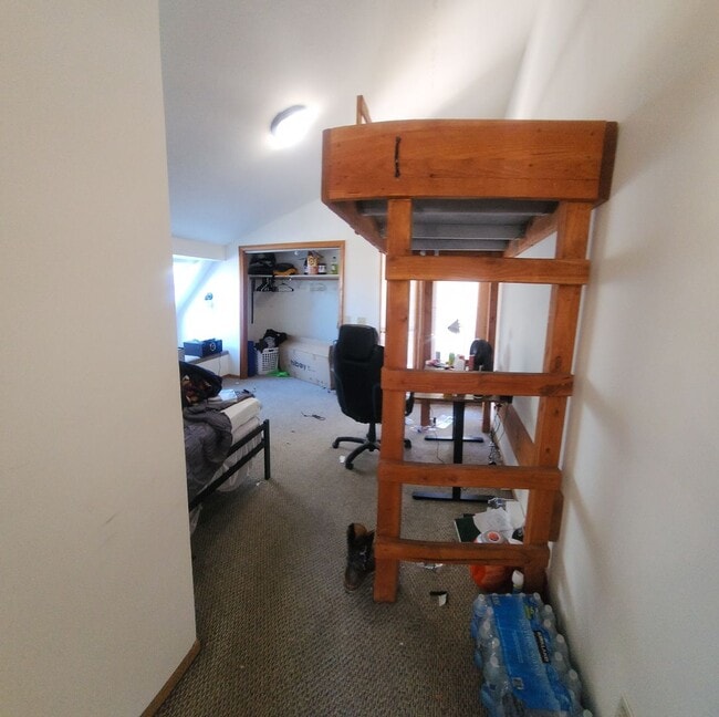 Building Photo - Bigger than average home in SLO! Lots of space!