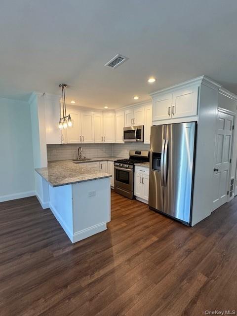 Building Photo - 404 Sara Cir