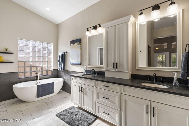 Building Photo - 13679 E Geronimo Rd