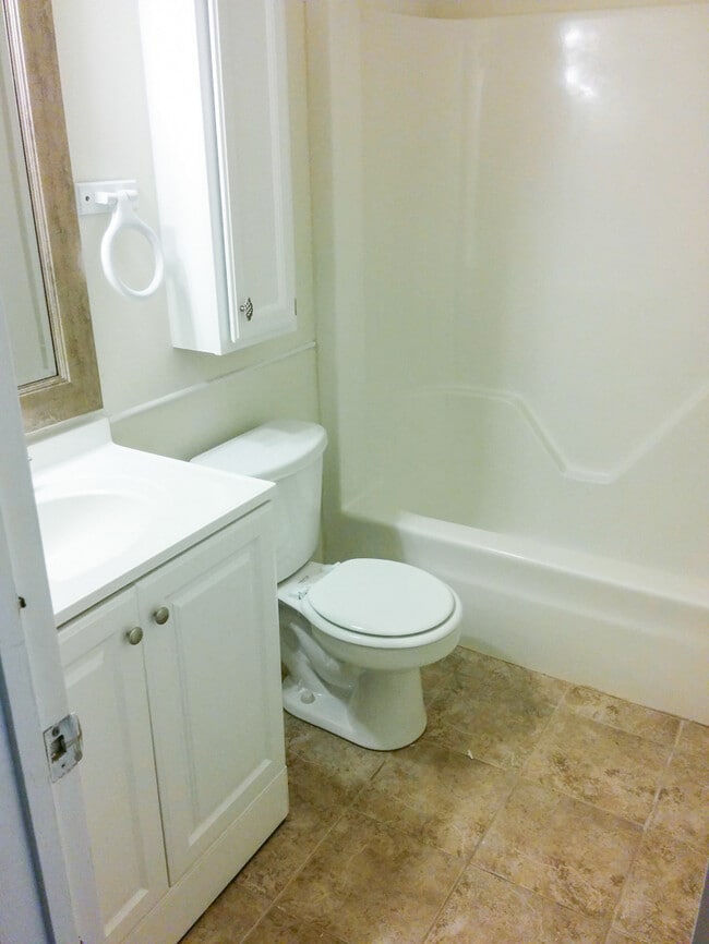 Building Photo - Charming 3-Bedroom Ranch on a Cul-de-Sac! "ASK ABOUT OUR ZERO DEPOSIT"