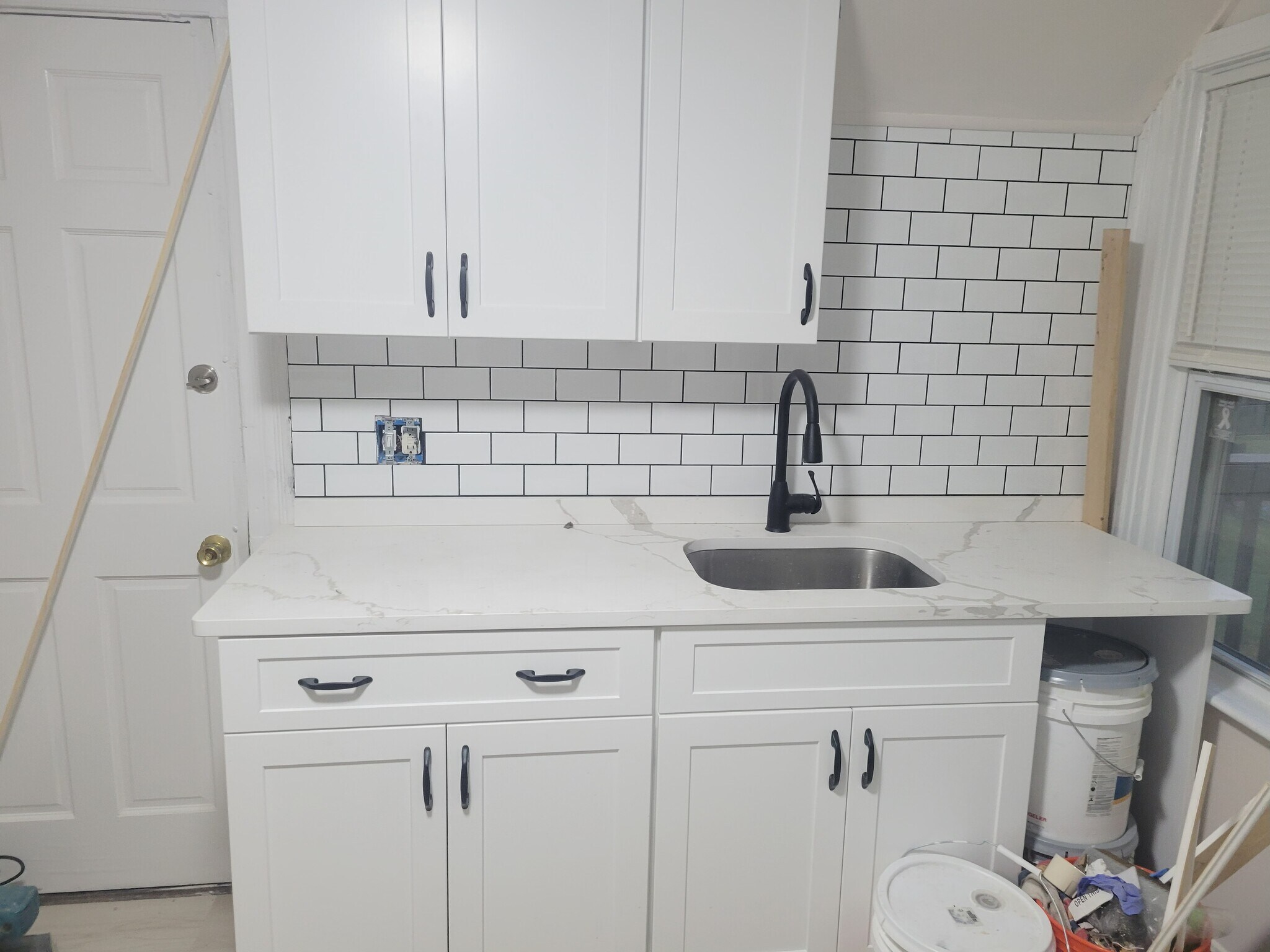 Building Photo - 293 Grove Ave