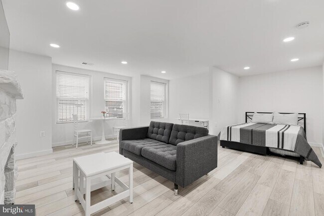 Building Photo - 1821 19th St NW