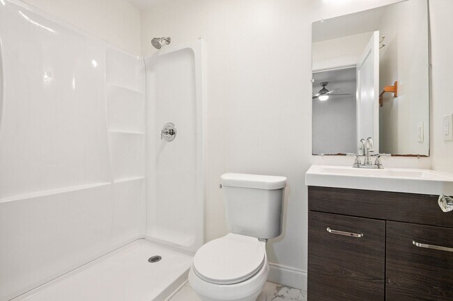 Building Photo - Charming 1 Bedroom, 1 Bathroom Duplex in O...