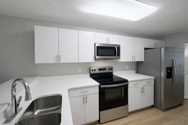 Building Photo - 14639 Par Club Cir