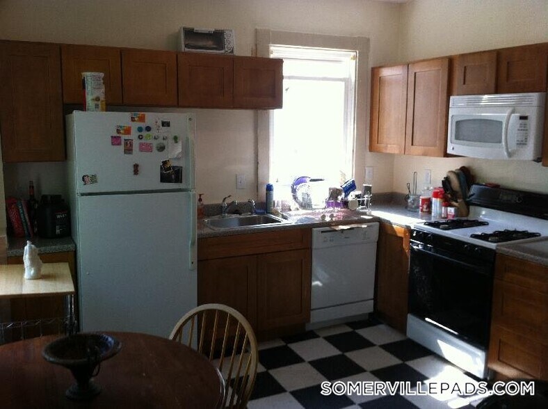 Building Photo - 378 Washington St