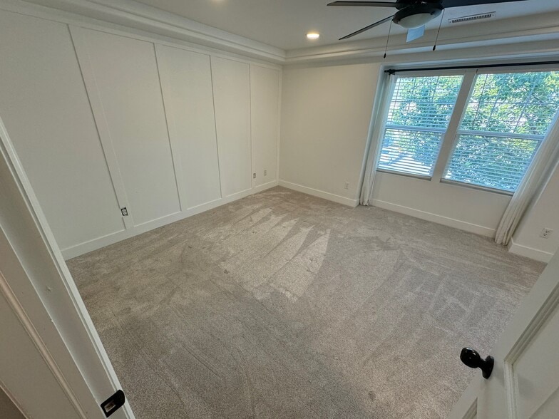 Building Photo - 14190 S Flowerfield Cir