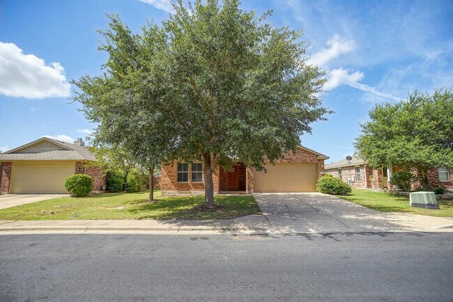Building Photo - 208 Wildcat Dr