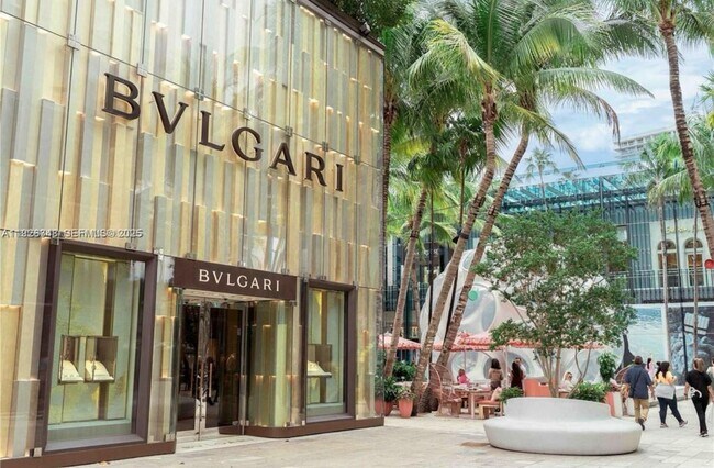 Building Photo - 524 NE 65th St