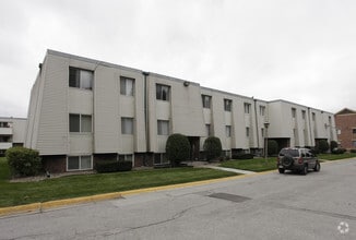 Building Photo - Windsor Woods