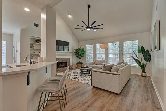 Building Photo - 10 E Sterling Pond Cir