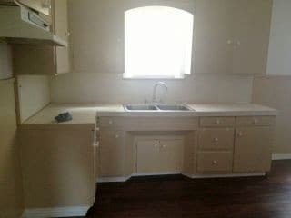 Building Photo - 1824 S Fleishel Ave