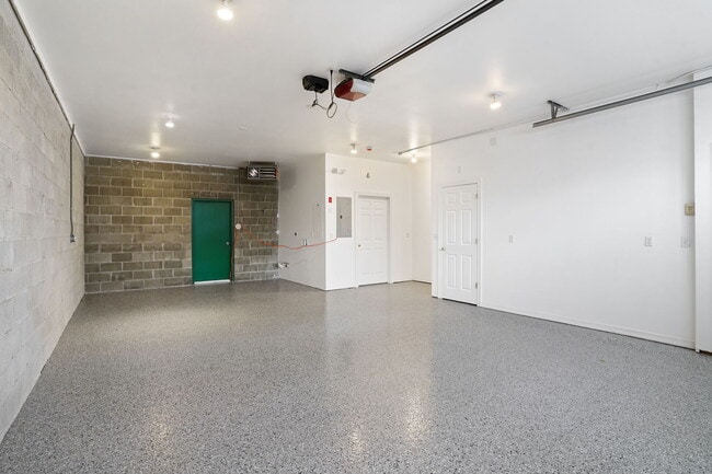 Building Photo - 13 South St