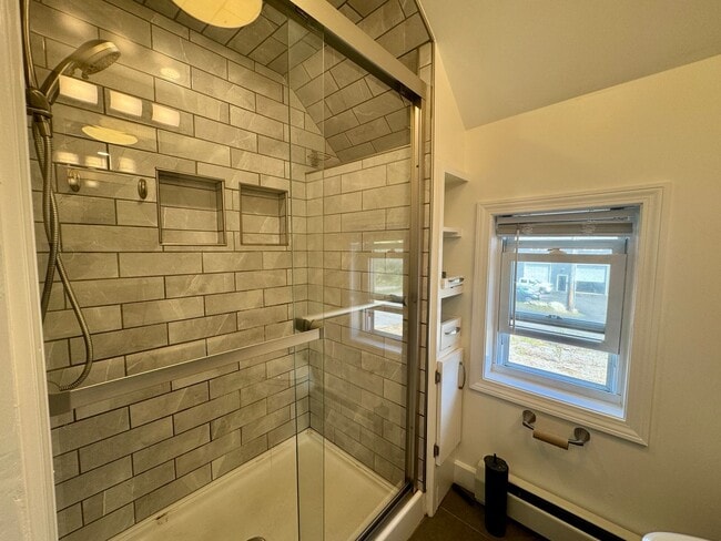Building Photo - Spacious Portland 3BD/1.5BA Single Family ...