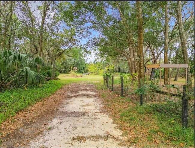 Building Photo - 8684 A D Mims Rd