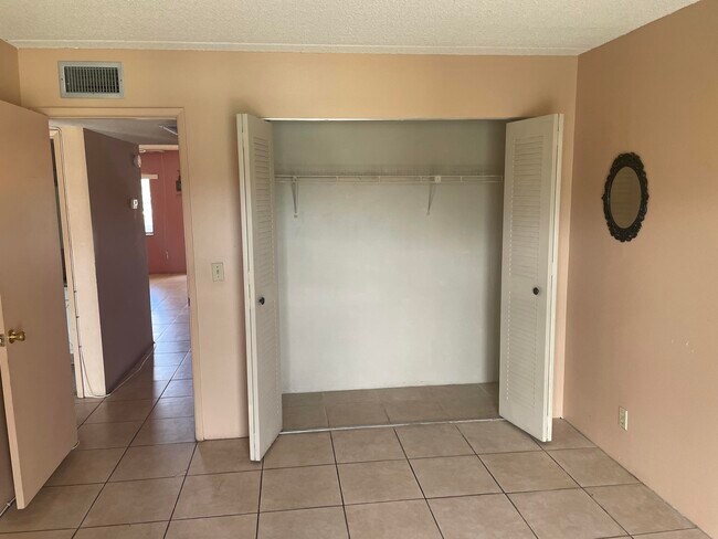 Building Photo - 500 Village Green Cir W