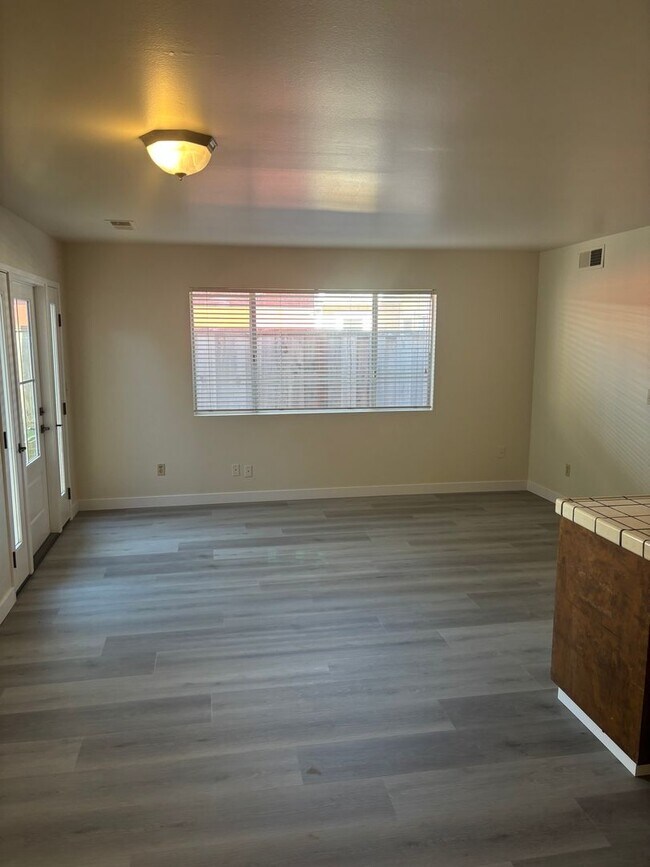 Building Photo - 3 bed 2 bath house on the westside Santa Cruz