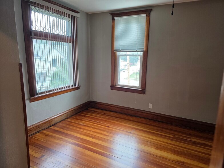 Building Photo - 2154 Kleine St