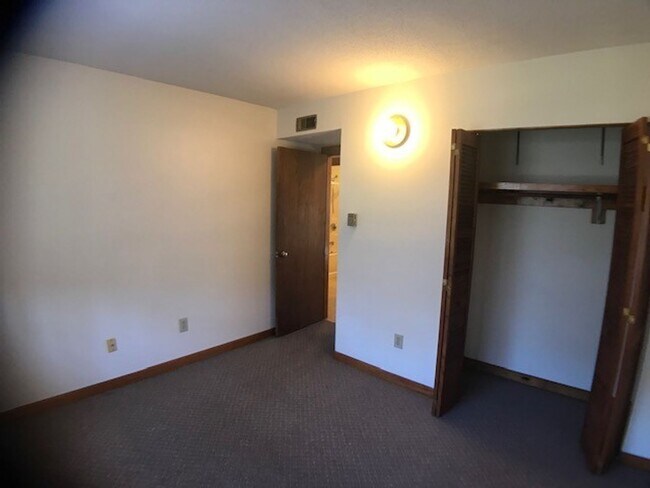 Building Photo - 106 Pleasant Dr