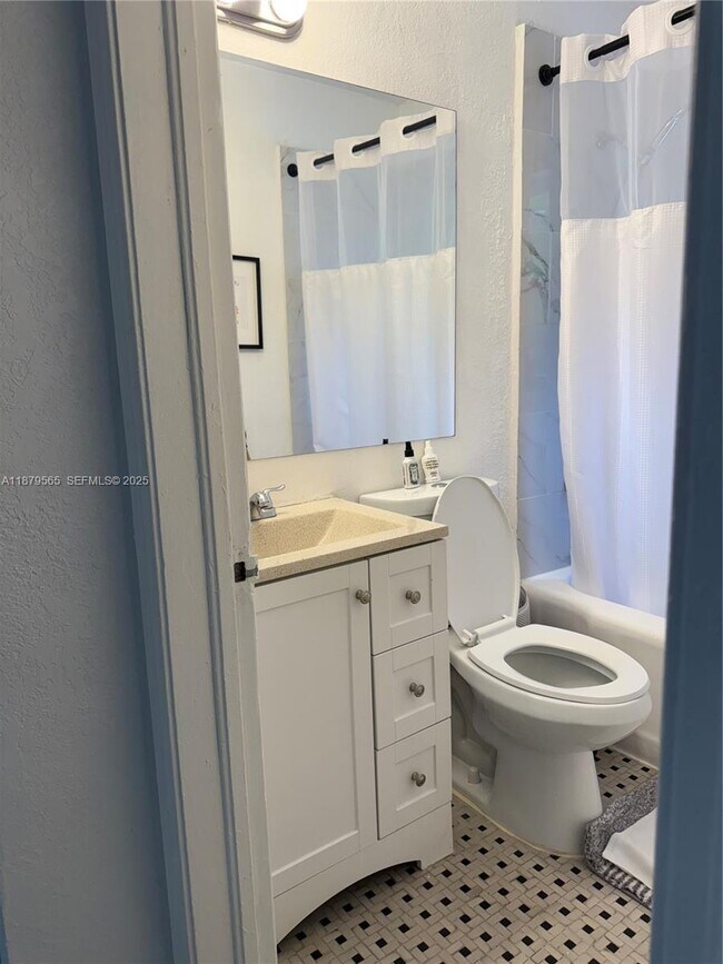 Building Photo - 27 NW 44th St