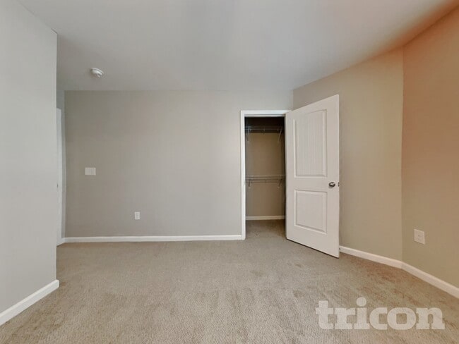 Building Photo - 15 Coswell Ct