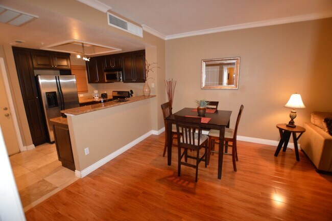 Building Photo - 260 E Flamingo Rd