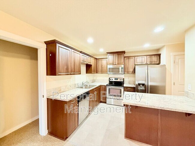 Building Photo - 6108 NE 71st Ave