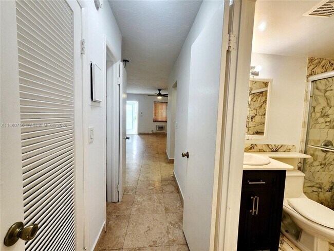 Building Photo - 455 Golden Isles Dr