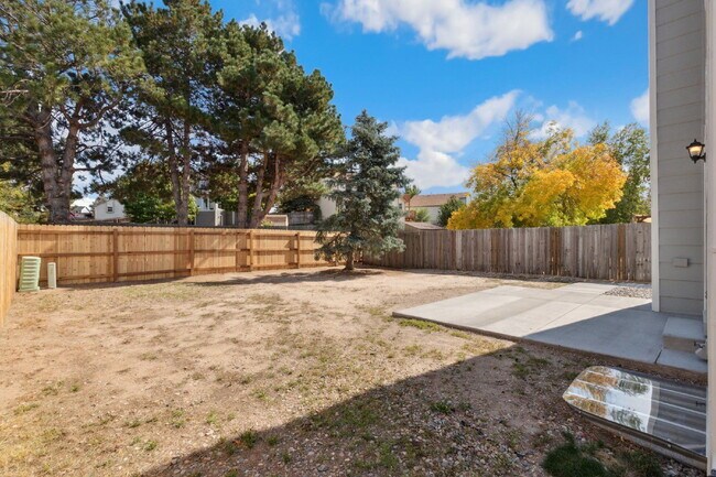 Building Photo - 8455 Ilex Dr