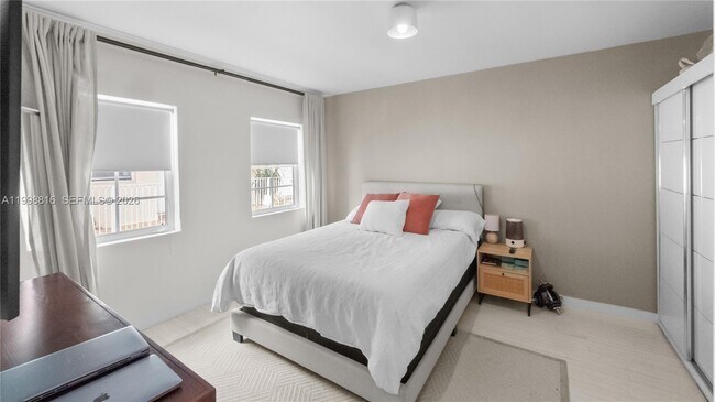 Building Photo - 645 Michigan Ave