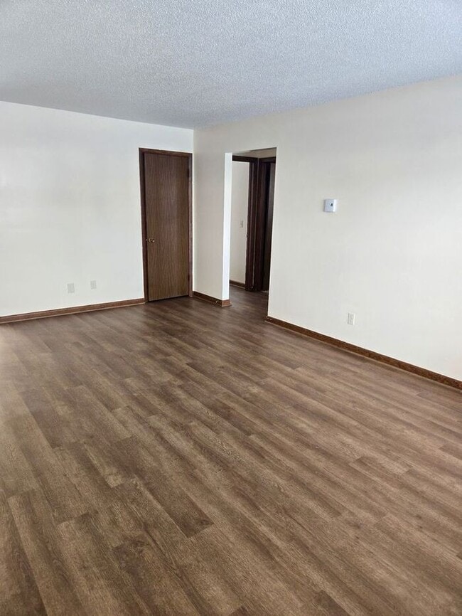 Building Photo - 2 bedroom duplex in St Joseph