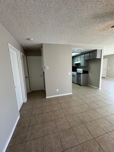 Building Photo - 5542 Orange Ave