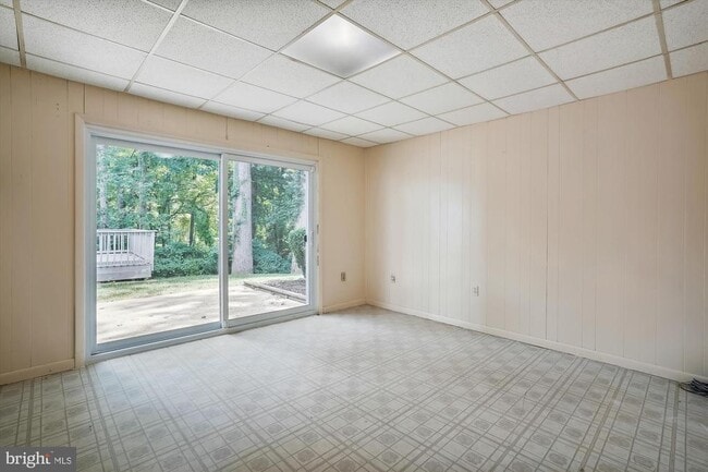 Building Photo - 8501 Canterbury Dr