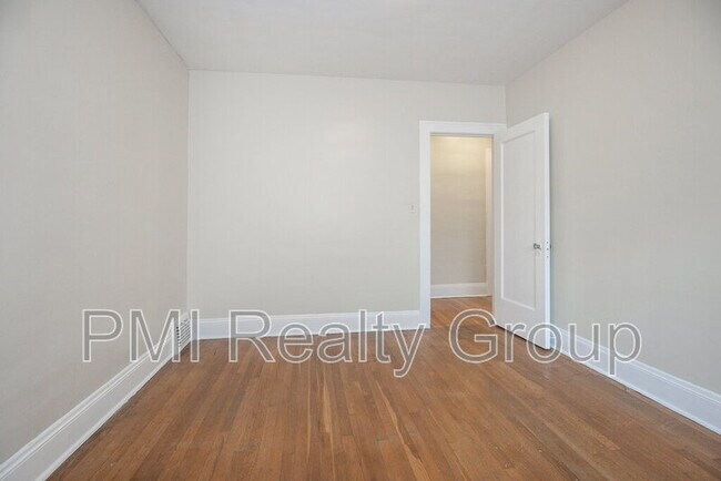 Building Photo - 2129 Coventry Rd