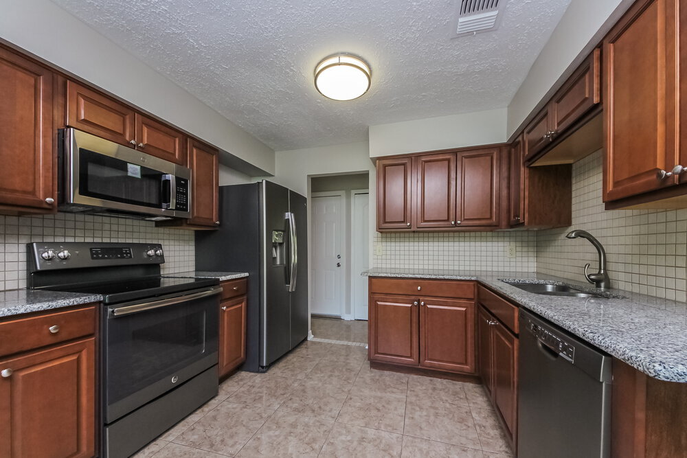 Building Photo - 208 Red Maple Dr
