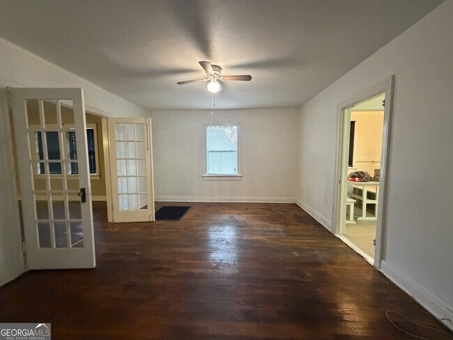 Building Photo - 2353 Shelby St