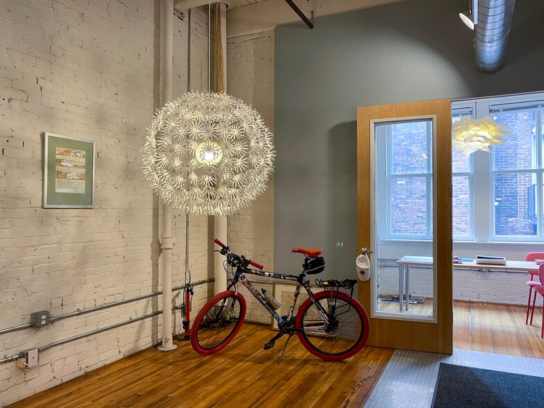 Building Photo - 945 Liberty Ave