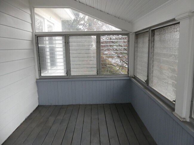 Building Photo - 64-66 Waverly Rd