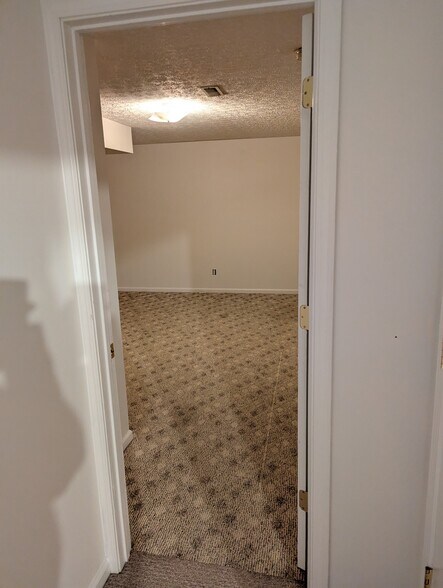 Building Photo - 1359 Meadow Run