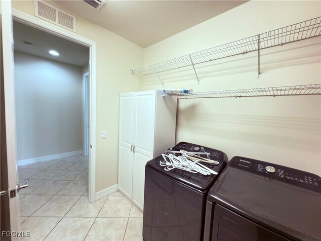 Building Photo - 4954 Iron Horse Way