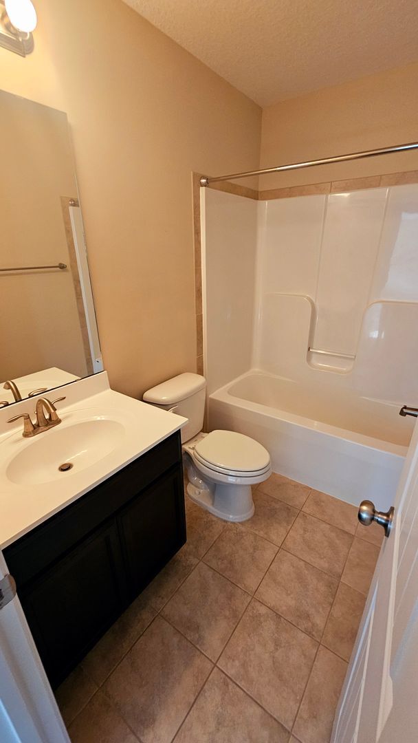 Building Photo - 4 BR 3.5 BA in Swansboro!