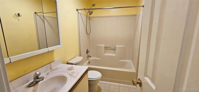 Building Photo - 323 Cushetunk Dr