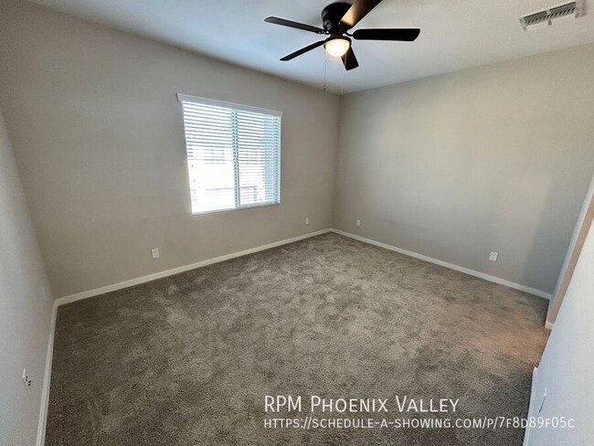 Building Photo - 3 Bed / 2.5 Bath Gilbert Townhome GATED Co...