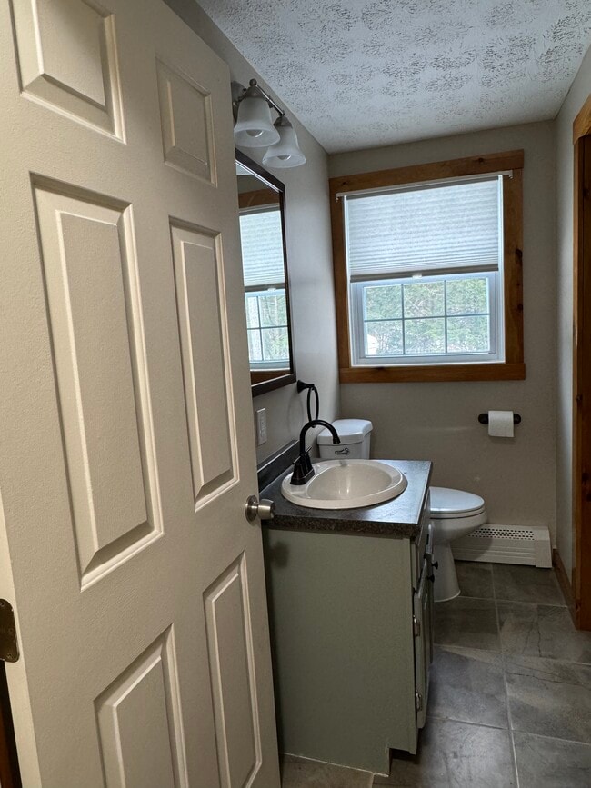 Building Photo - 94 Lewiston Rd