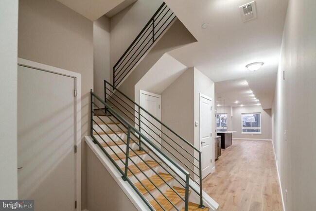 Building Photo - 1636 Ridge Ave