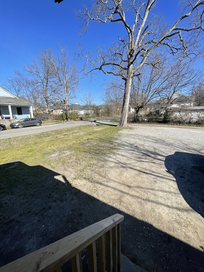 Building Photo - 1600 S Beech St