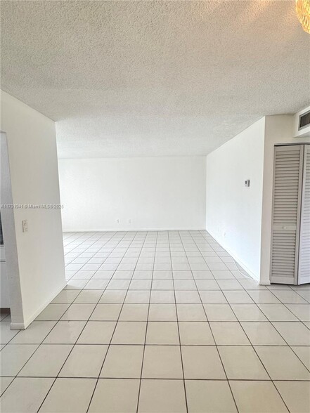 Building Photo - 2495 SW 82nd Ave
