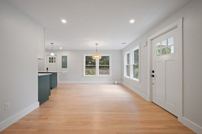 Building Photo - 19 Whitehorse Rd