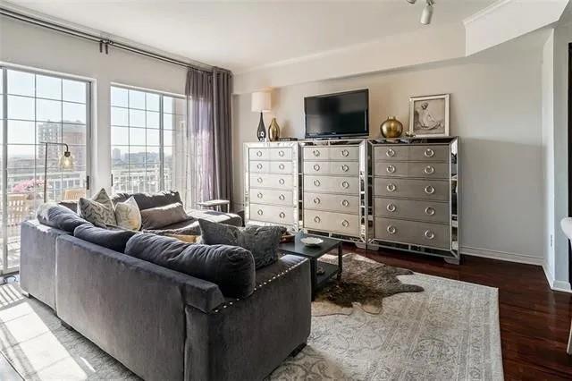 Building Photo - 3225 Turtle Creek Blvd